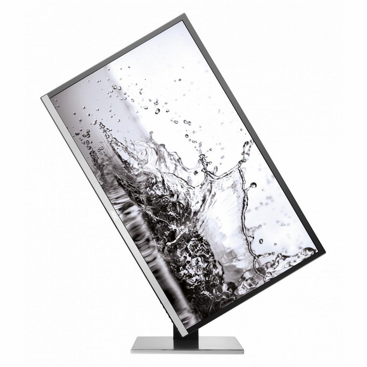 Pokud chcete panel otočit do režimu Pivot, tj. na výšku, což se dělá proti směru hodinových ručiček, tedy jinak, než na snímku (alespoň u mě tomu tak bylo), musíte ho nejprve spodní částí naklopit směrem k sobě. Jinak se jeho roh zadrhne o nizoučký podstavec.