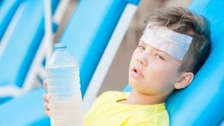 Náhledový obrázek - První příznaky úžehu: bolest hlavy, nevolnost i zmatenost. Těchto 10 varovných signálů nepodceňujte