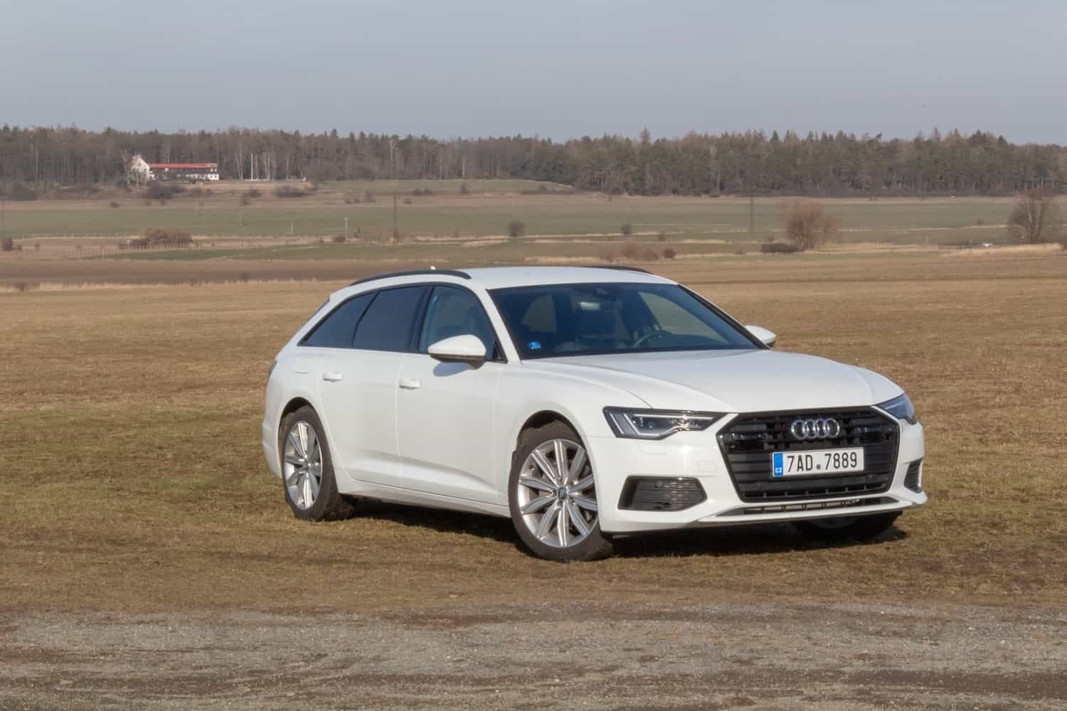 2019-02-Audi-A6-Avant-40-TDI-63.jpg