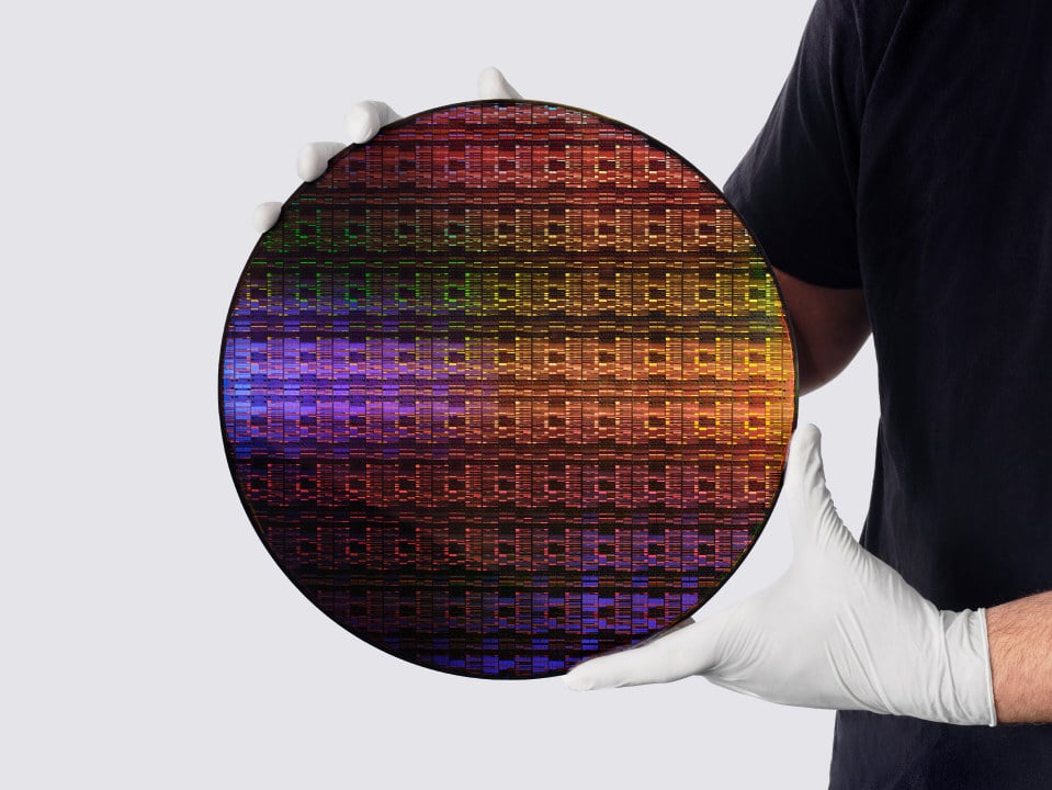 Wafery s 0,7nm čipy IBM