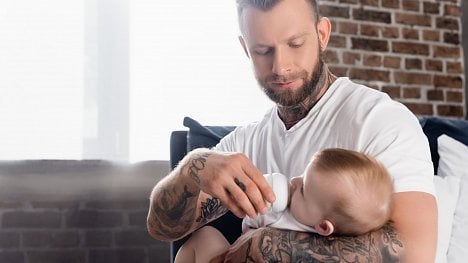 Náhledový obrázek - Žádost o otcovskou dovolenou se podává zaměstnavateli. Na dávky však mají nárok i některé OSVČ