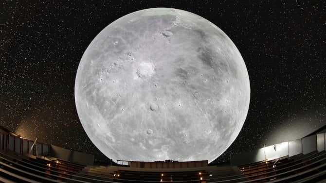 Největší LED kopule světa mění pohled na vesmír. Pražské planetárium po dvou letech opět září a přináší dechberoucí zážitky