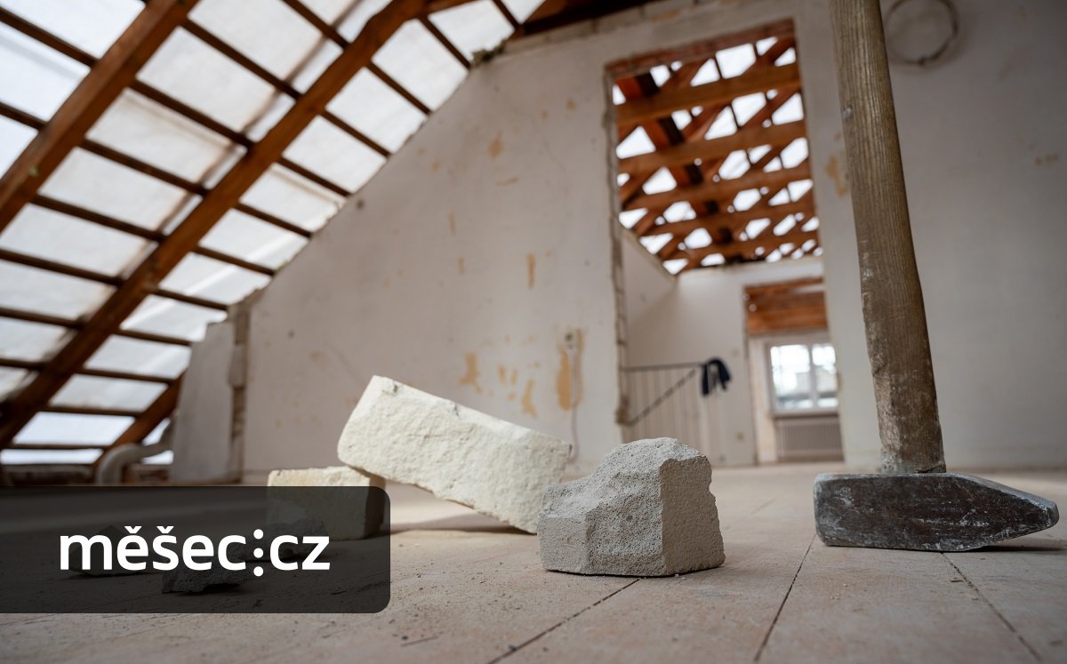 Stavební spoření v roce 2025: Spořicích smluv mírně ubylo, ale s úvěry se roztrhnul pytel