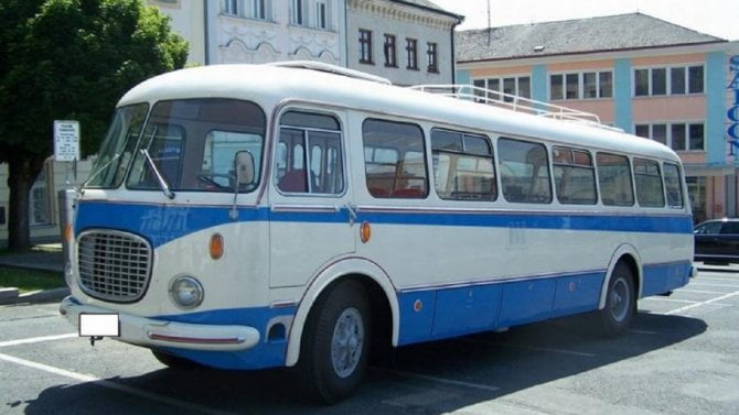 V ČR je na prodej autobusový skvost. Škoda 706 RTO je jako nová a podle toho vypadá i cena