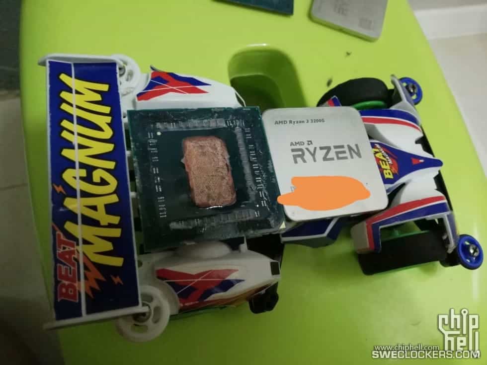 Delid APU Picasso Ryzen 3 3200G na fóru Chiphell (Zdroj: SweClockers)