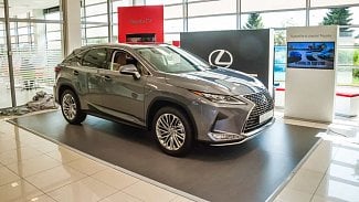 Náhledový obrázek - Modernizovaný Lexus RX dorazil na český trh. Má nová světla a lepší multimediální systém