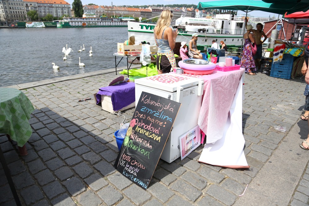 Farmářské tržiště Náplavka