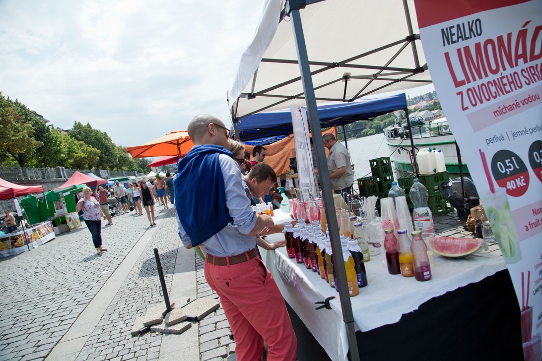 Farmářské tržiště Náplavka