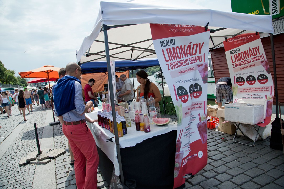 Farmářské tržiště Náplavka