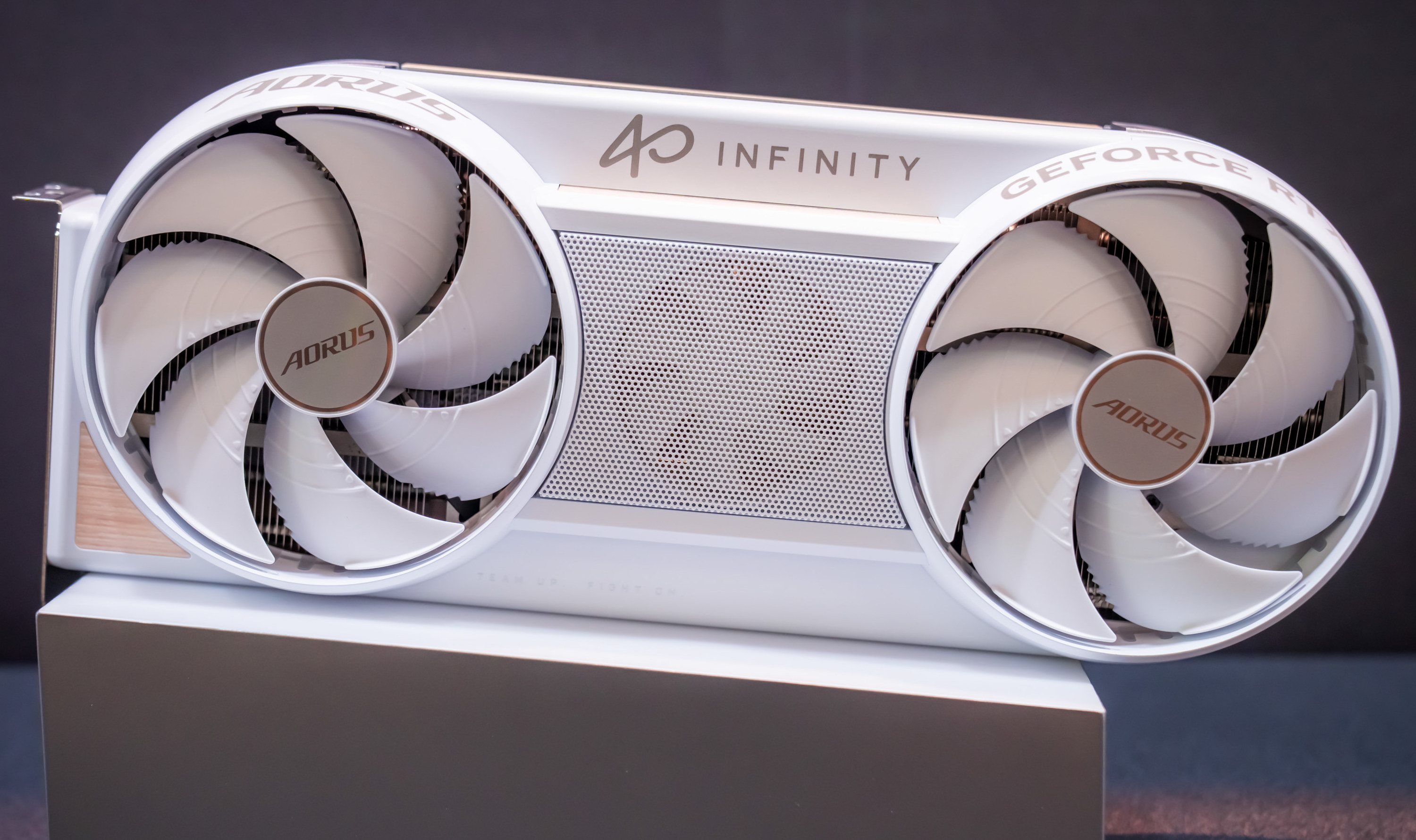 Grafické karty GeForce RTX 5000 od Gigabyte - chlazení WindForce HyperBurst