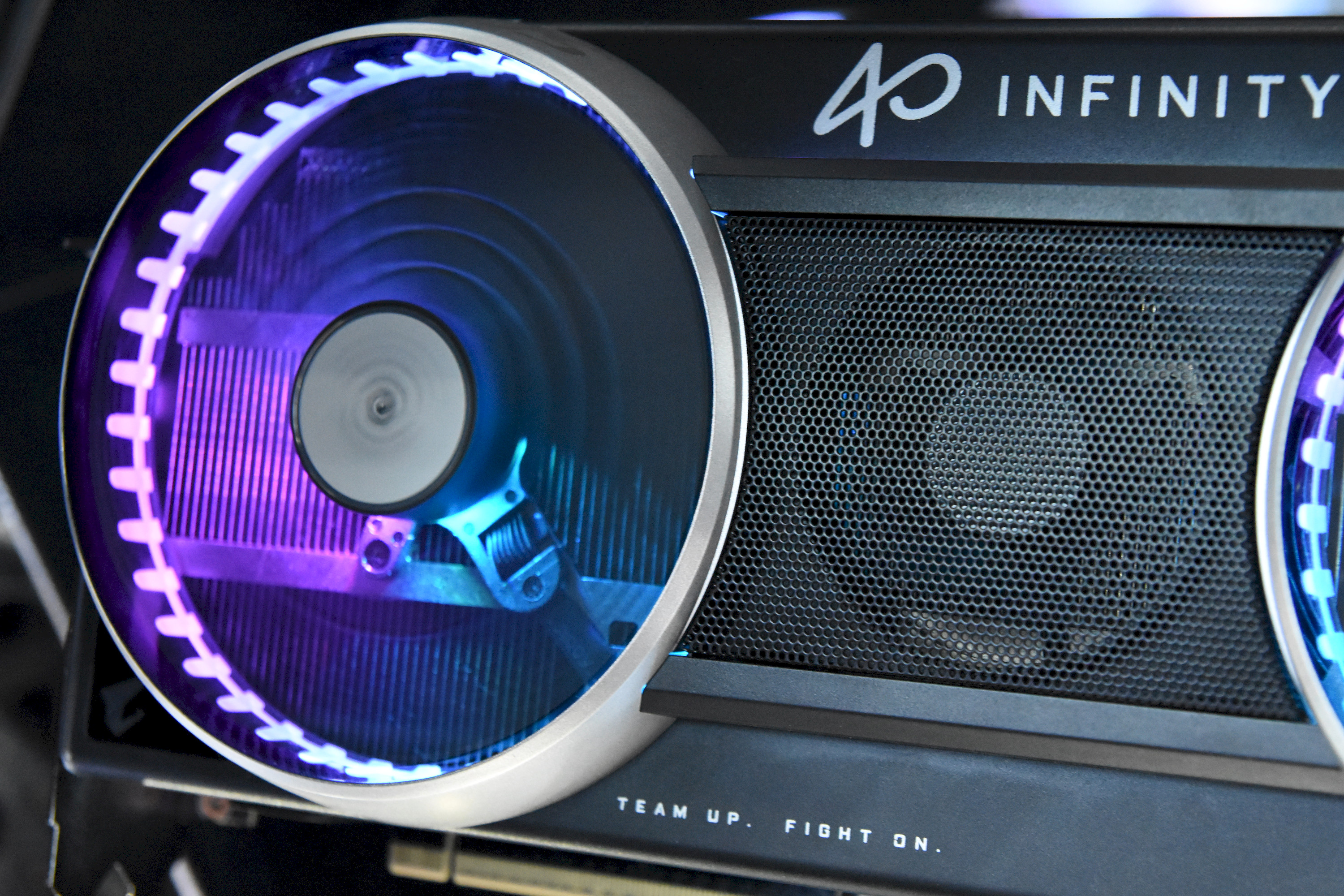 Grafické karty GeForce RTX 5000 od Gigabyte - chlazení WindForce HyperBurst