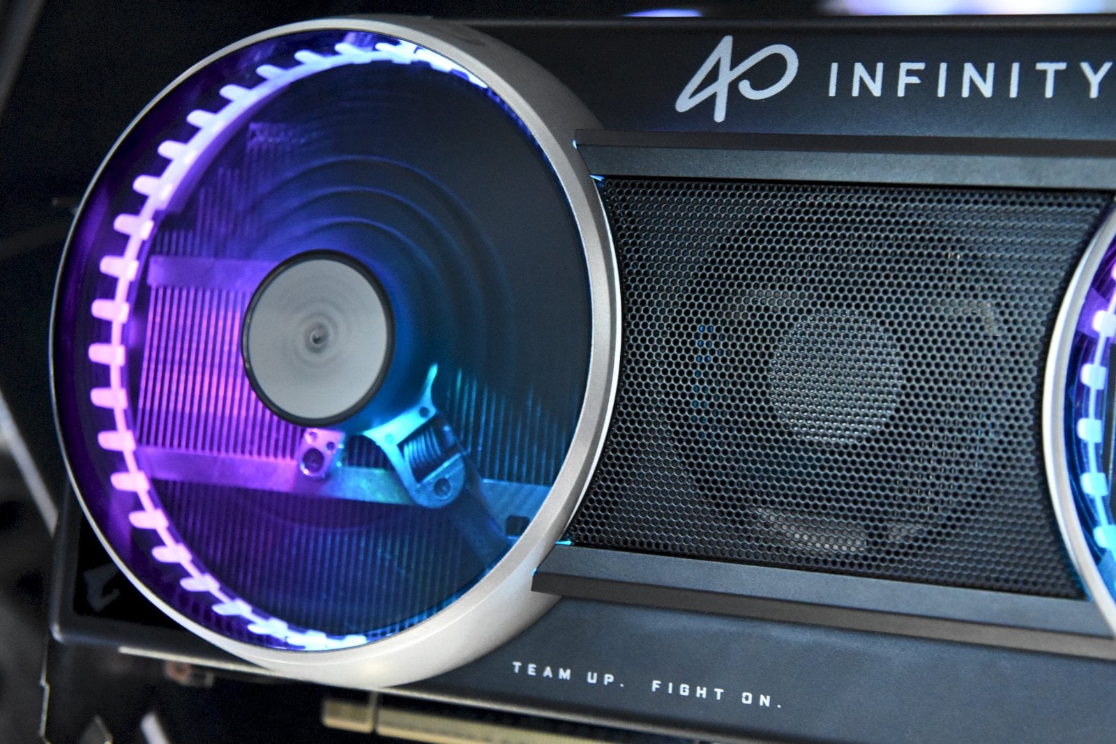Grafické karty GeForce RTX 5000 od Gigabyte - chlazení WindForce HyperBurst