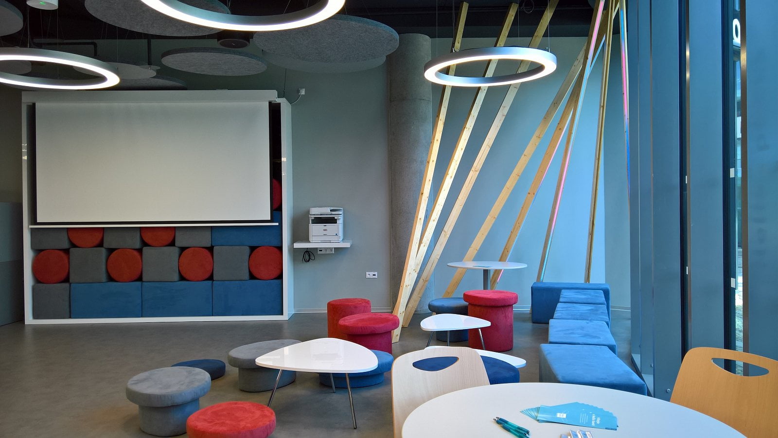 Ostravská pobočka Hello bank! v prostorách administrativního centra Nová Karolina Park.