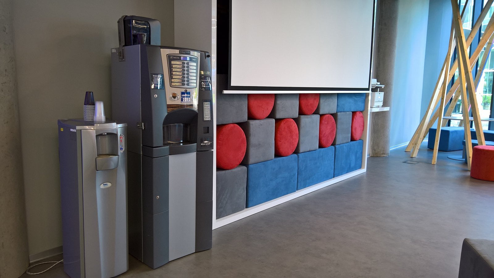 Ostravská pobočka Hello bank! v prostorách administrativního centra Nová Karolina Park.