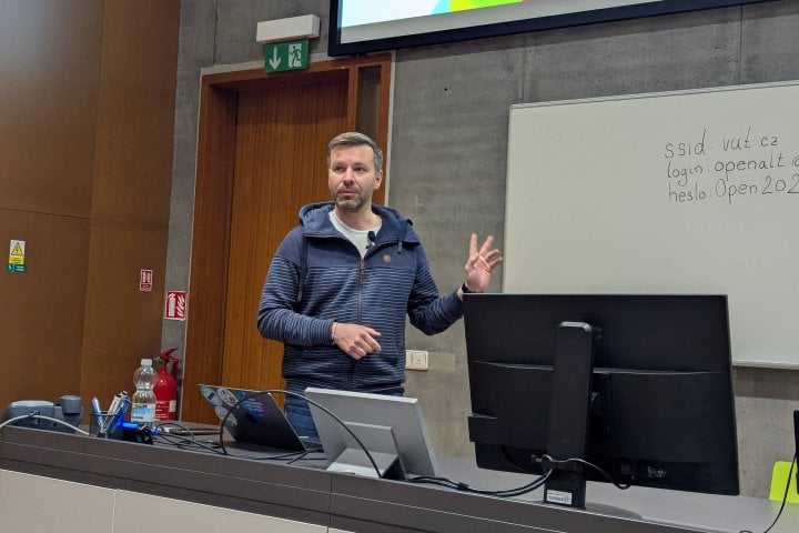 Autor: Petr Krčmář, Root.cz OpenAlt 2025