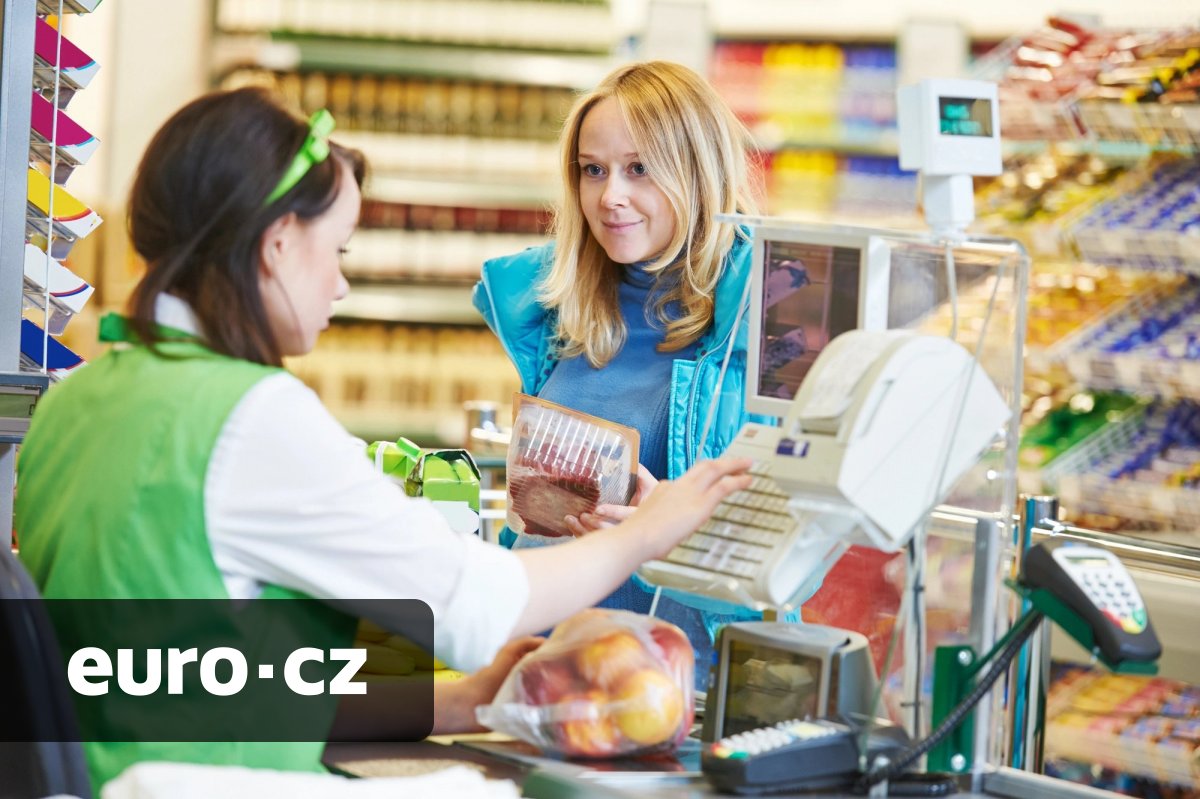 Část pracovníků maloobchodu prožívá vánoční sezónu ve znamení přesčasů a stresu. Jejich mzda je přitom daleko za českým průměrem