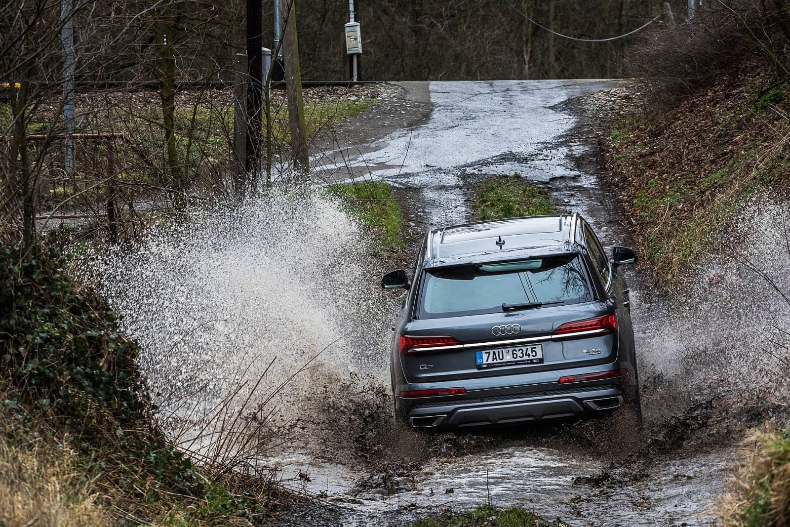 2020-03-aud-q7-vs-mercedes-gle-1.jpg