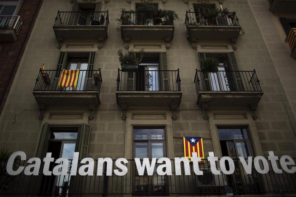 2013-06-katalc3a1nci-v-zc3a1c599c3ad-demonstrovali-za-nezc3a1vis