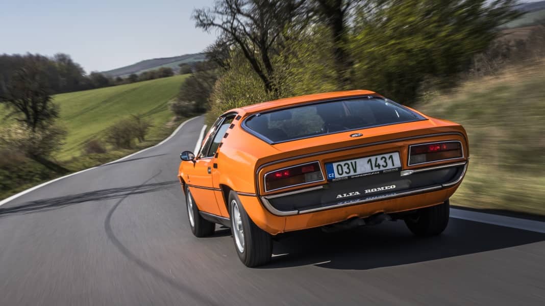 Alfa Romeo Montreal působí v dnešní realitě jako dokonalé zjevení