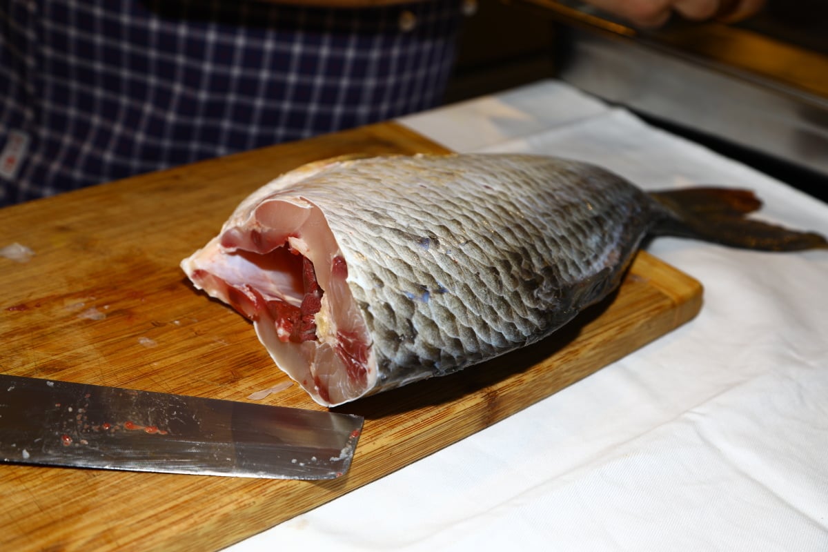 Vykostěte kapra a udělejte si hranolky nebo sushi