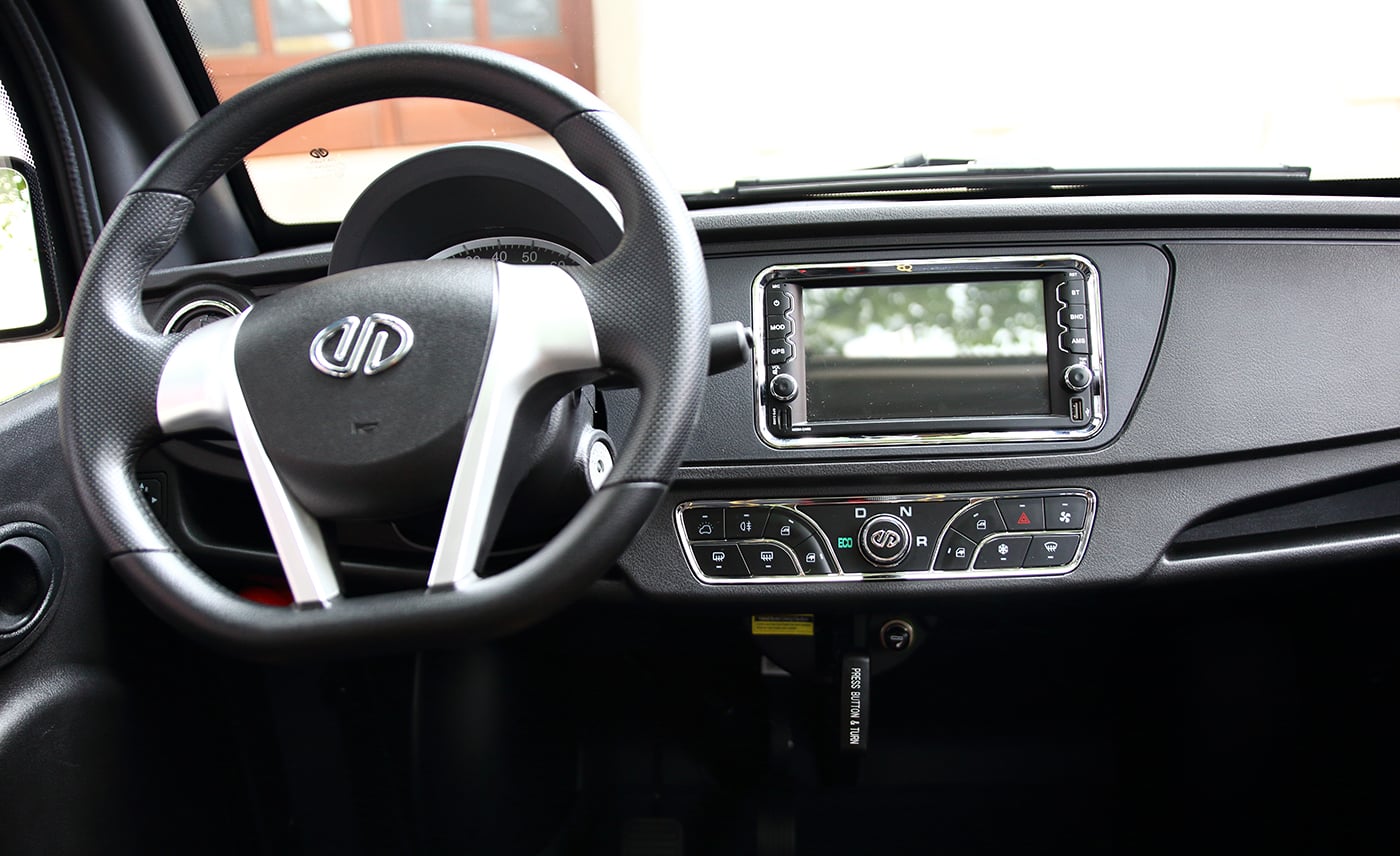 V Praze nyní jezdí dvacet elektrických autíček.