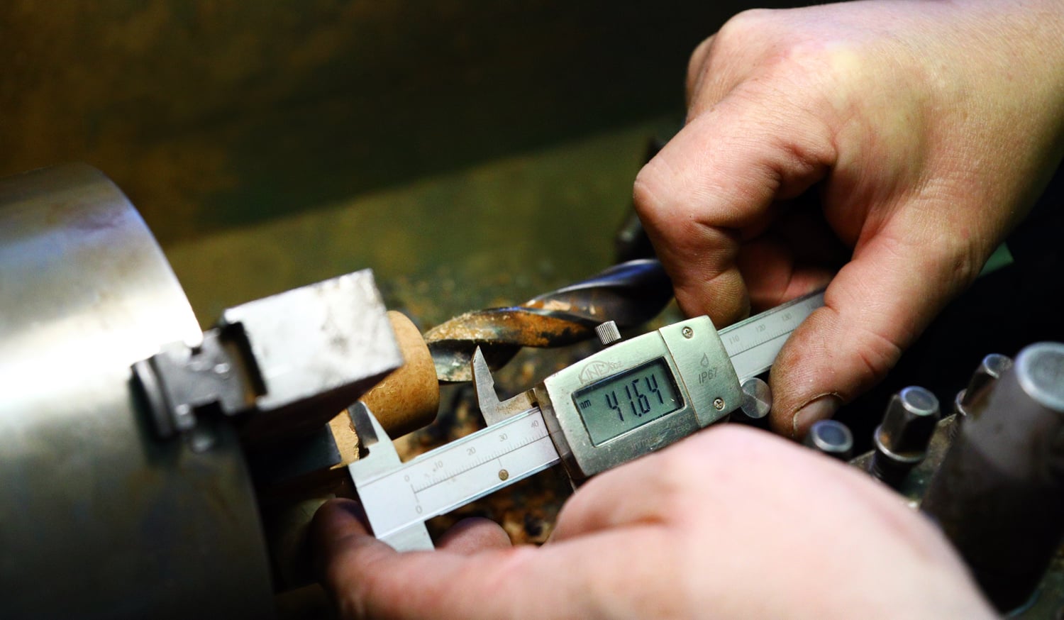 Přesná práce na dýmce vyžaduje i přesné rozměry.