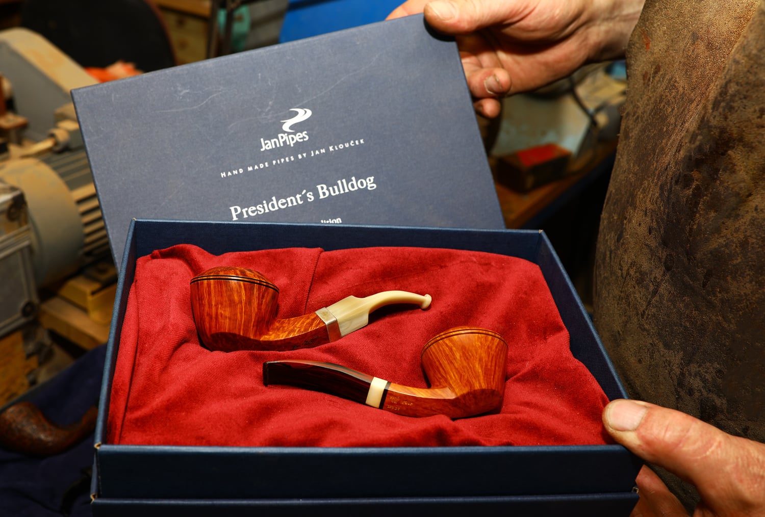 Dýmky připravené pro zákazníka.