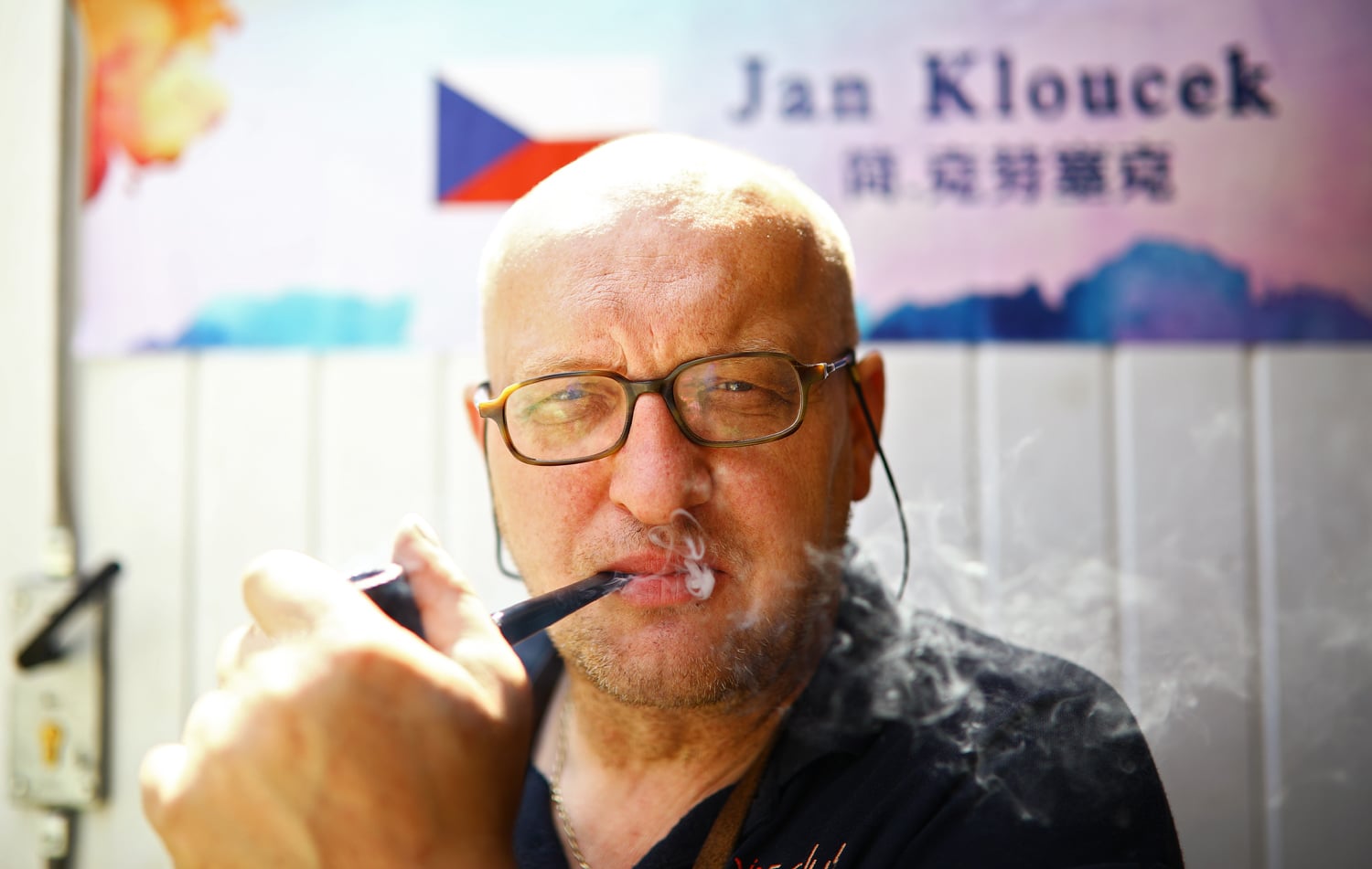 Jan Klouček vlastní patnáct až dvacet dýmek, které opravdu kouří.