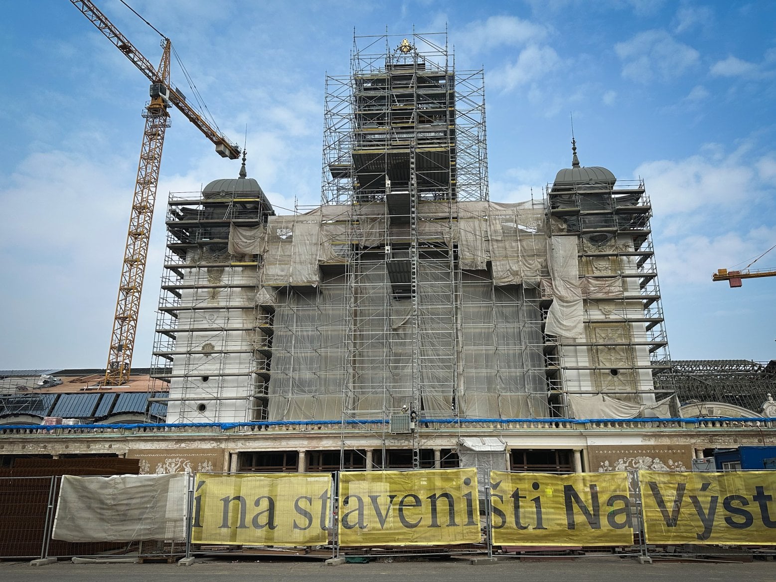 Průmyslový palác během rekonstrukce