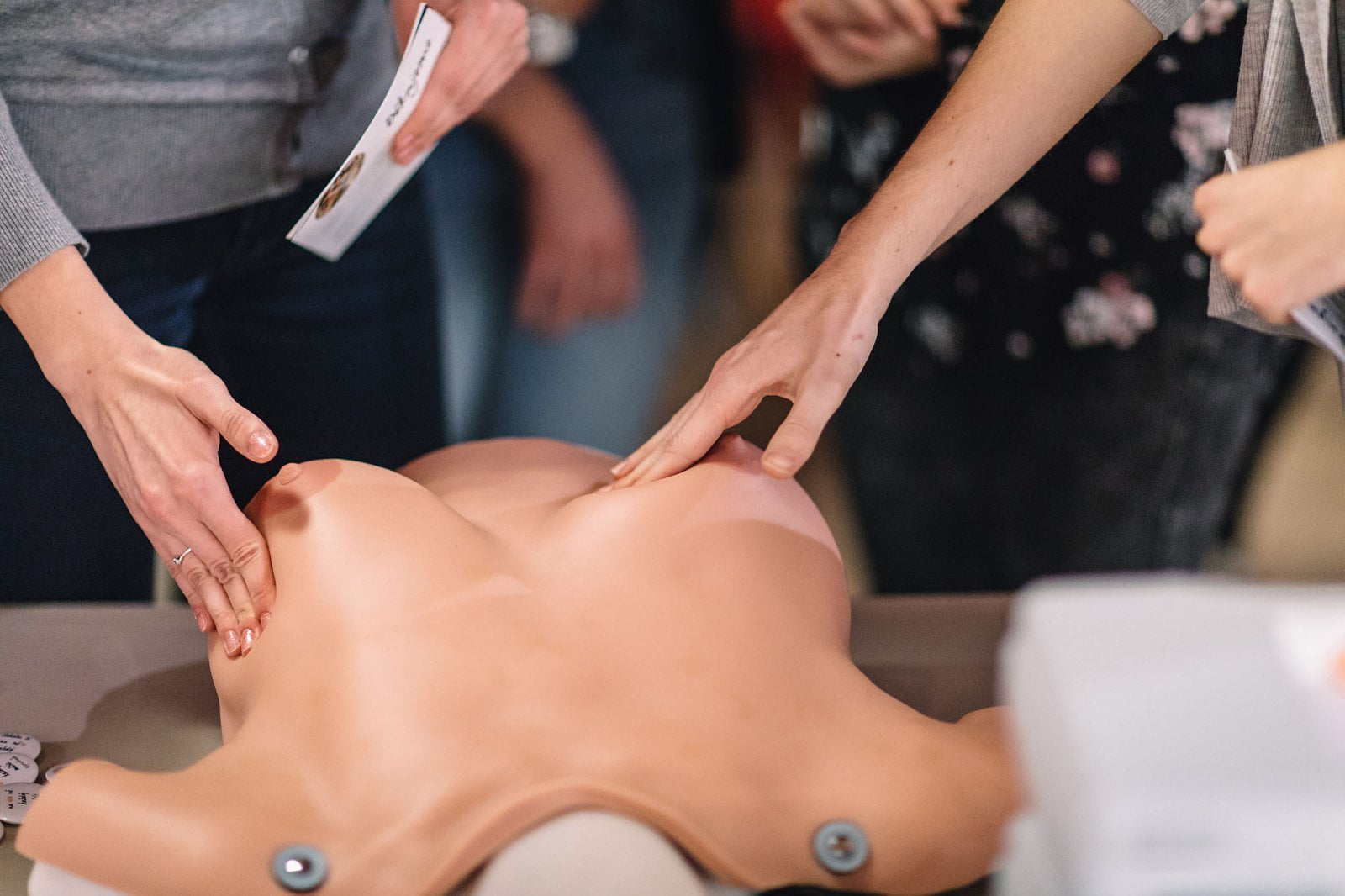 Workshop Loono, jak správně a pravidelně vyšetřovat prsa