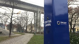 Chytrá lampa v parku Folimanka pod Nuselským mostem