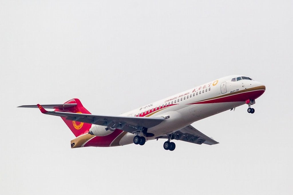 2015-09-comac-arj-21-3.jpg