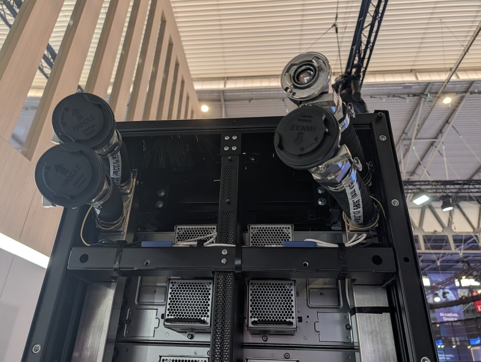 Servery a rack Qualcomm AI200