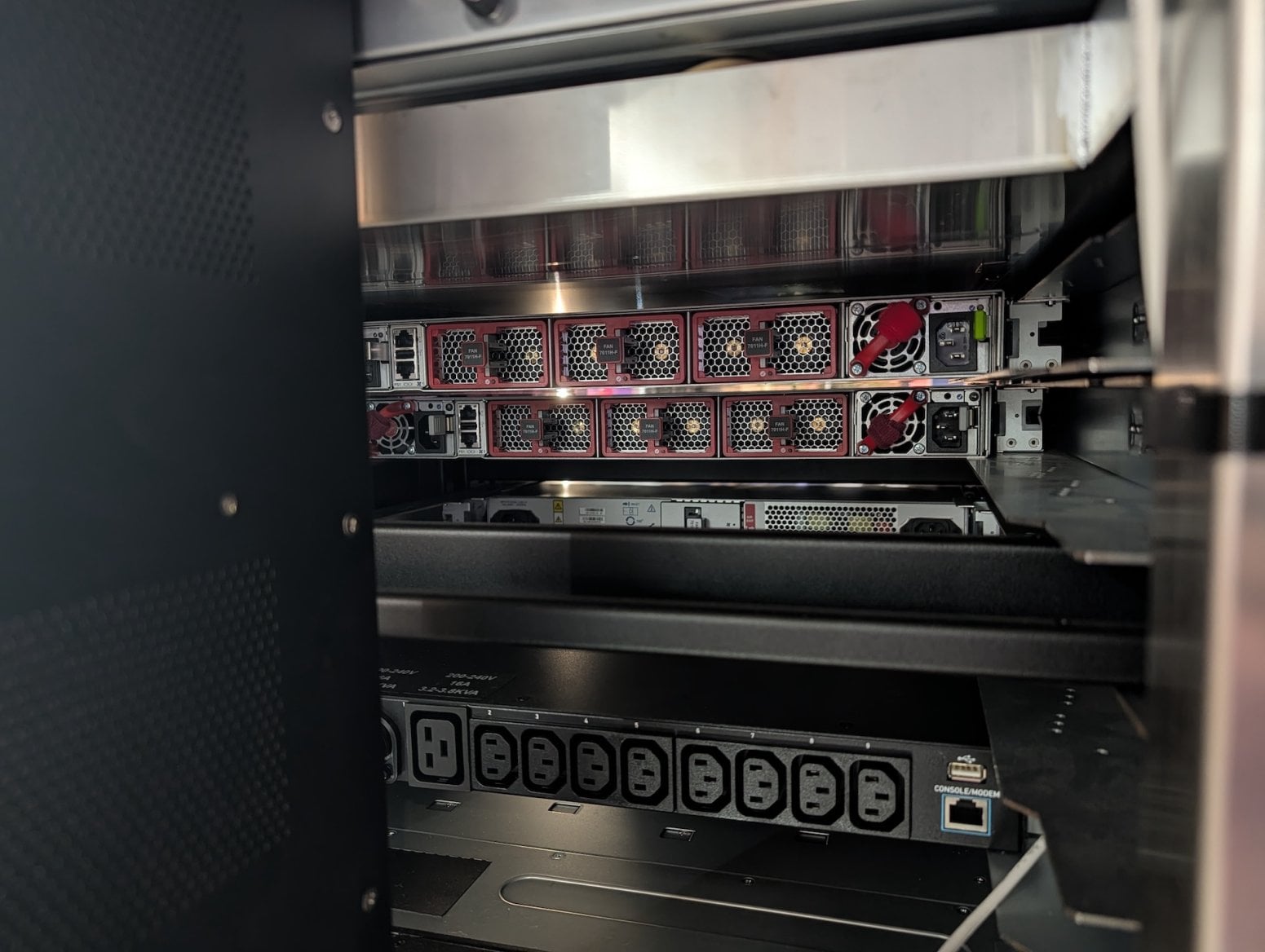 Servery a rack Qualcomm AI200