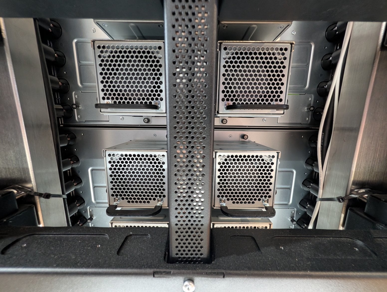 Servery a rack Qualcomm AI200