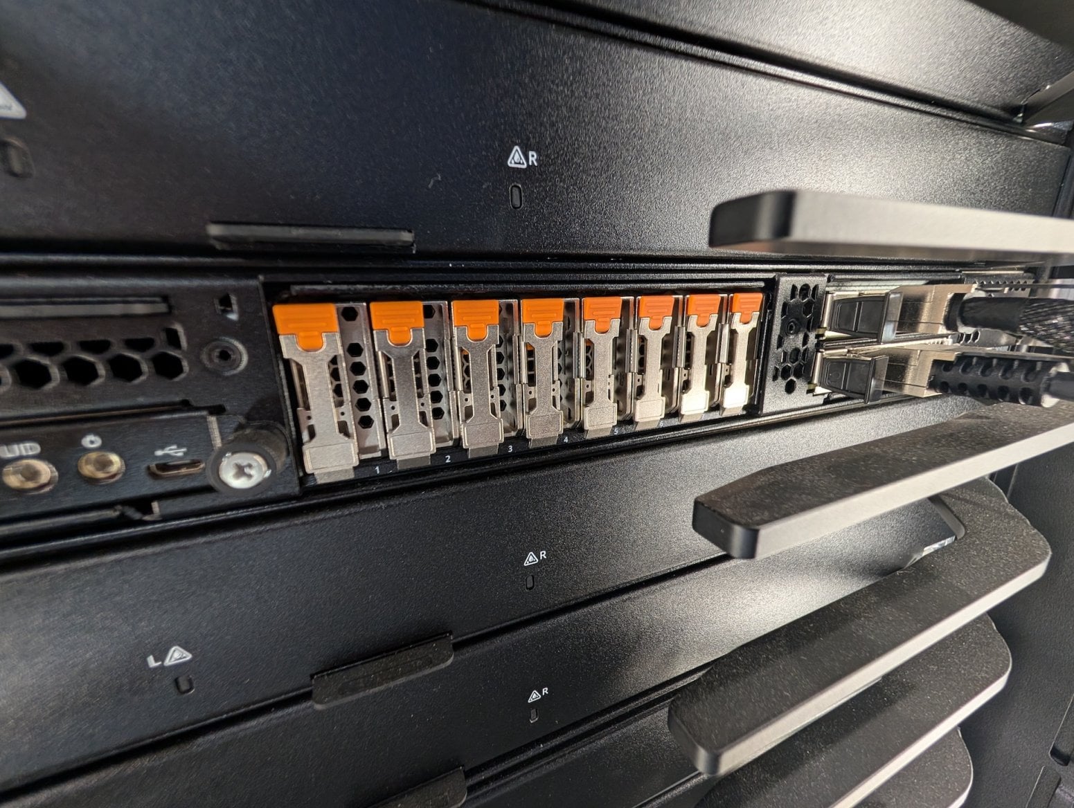 Servery a rack Qualcomm AI200