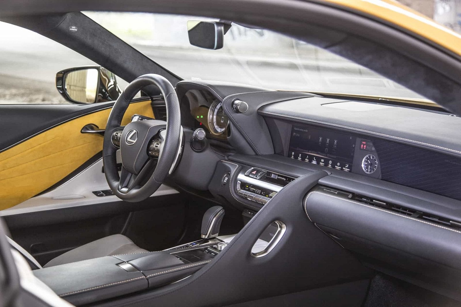 2019-08-Lexus2.jpg