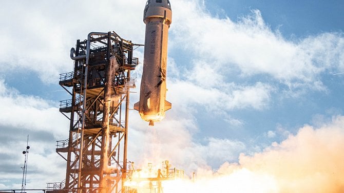 2021-06-blueorigin_ns12_liftoff.jpg