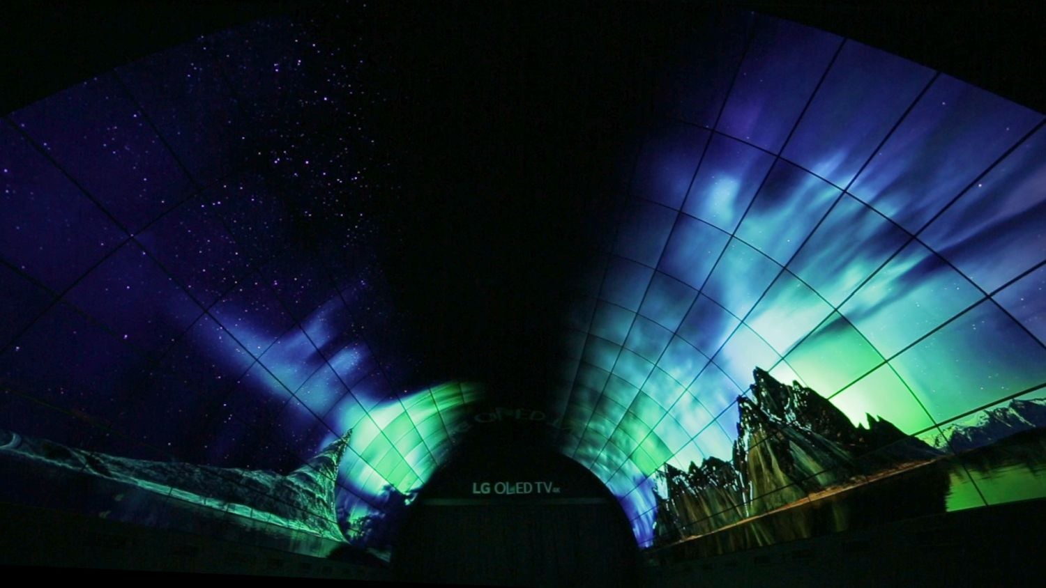 IFA 2016 - LG OLED tunel