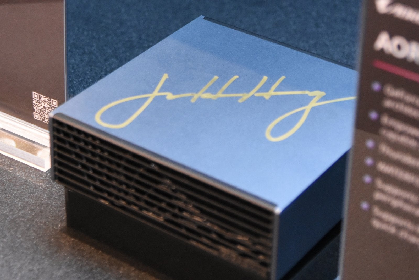 AI Top Atom s procesorem Nvidia / MediaTek GB10