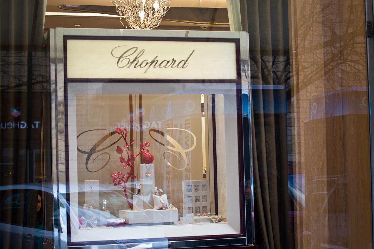 Výlohy v Pařížské ulici v Praze