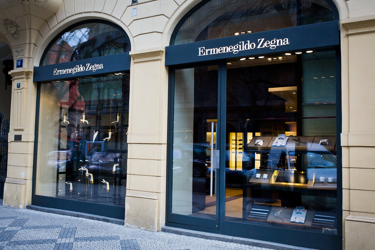 Výlohy v Pařížské ulici v Praze