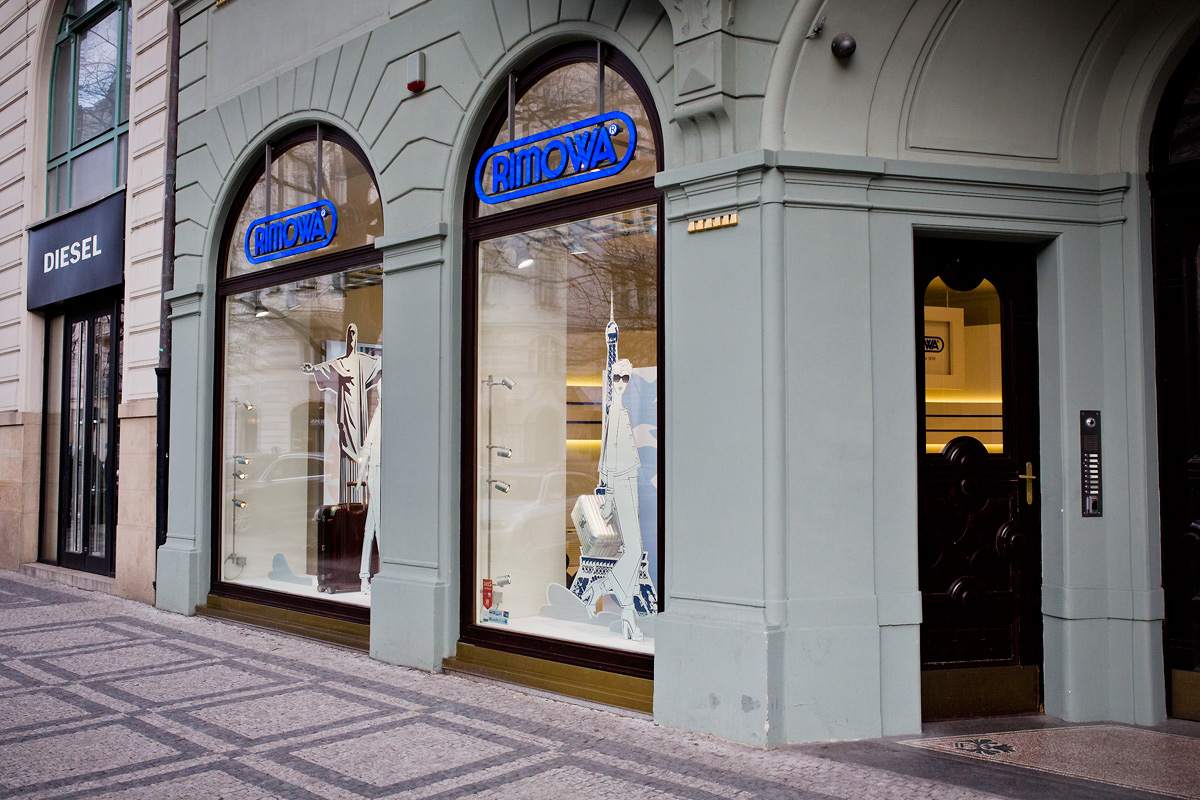 Výlohy v Pařížské ulici v Praze