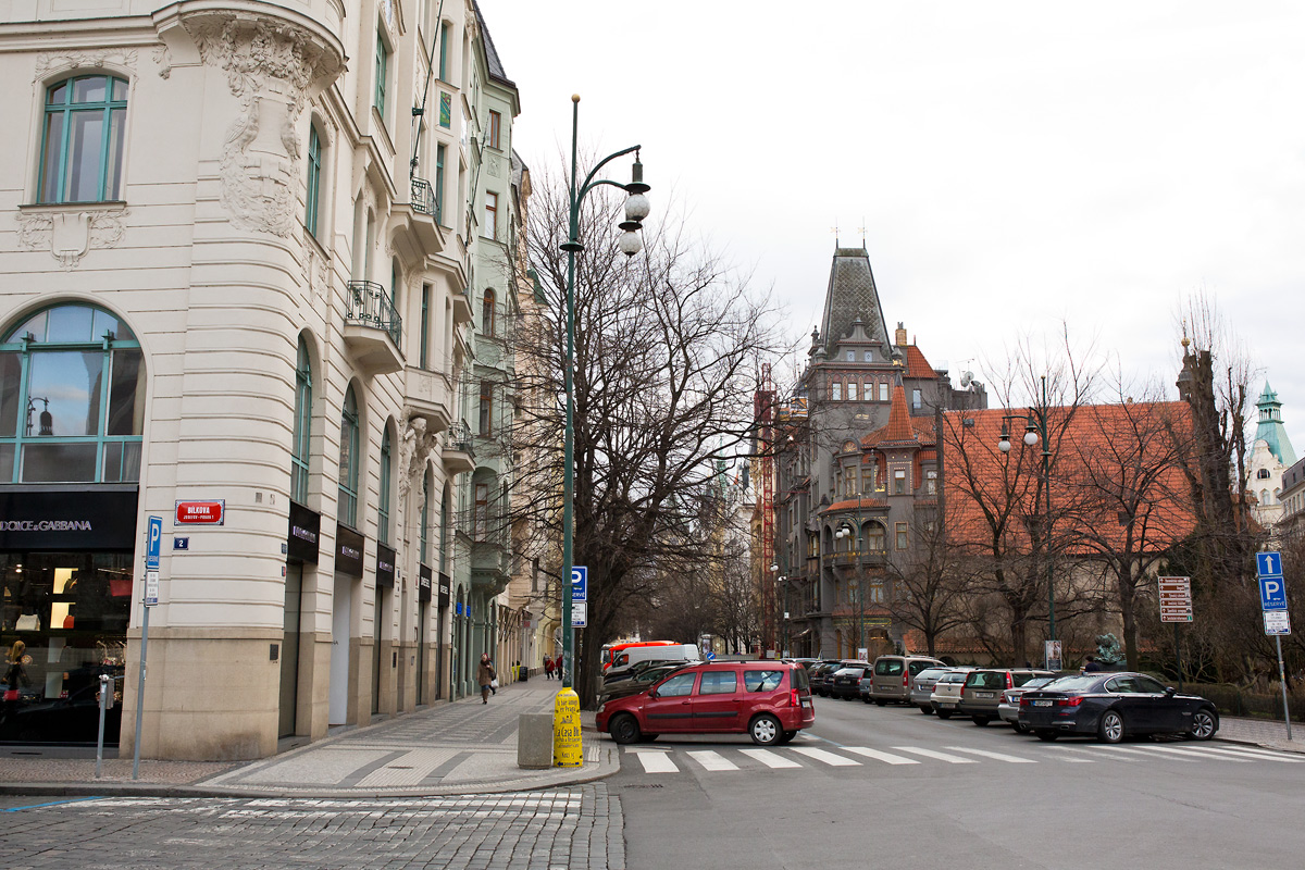 Výlohy v Pařížské ulici v Praze