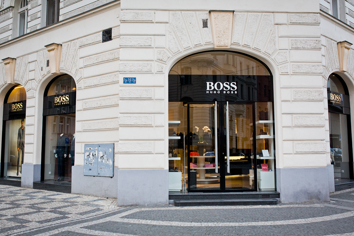 Výlohy v Pařížské ulici v Praze