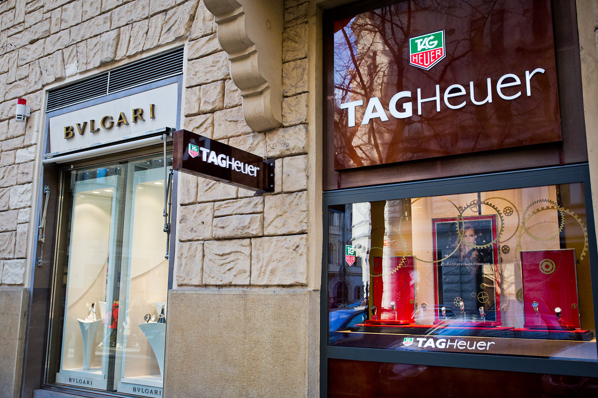 Výlohy v Pařížské ulici v Praze