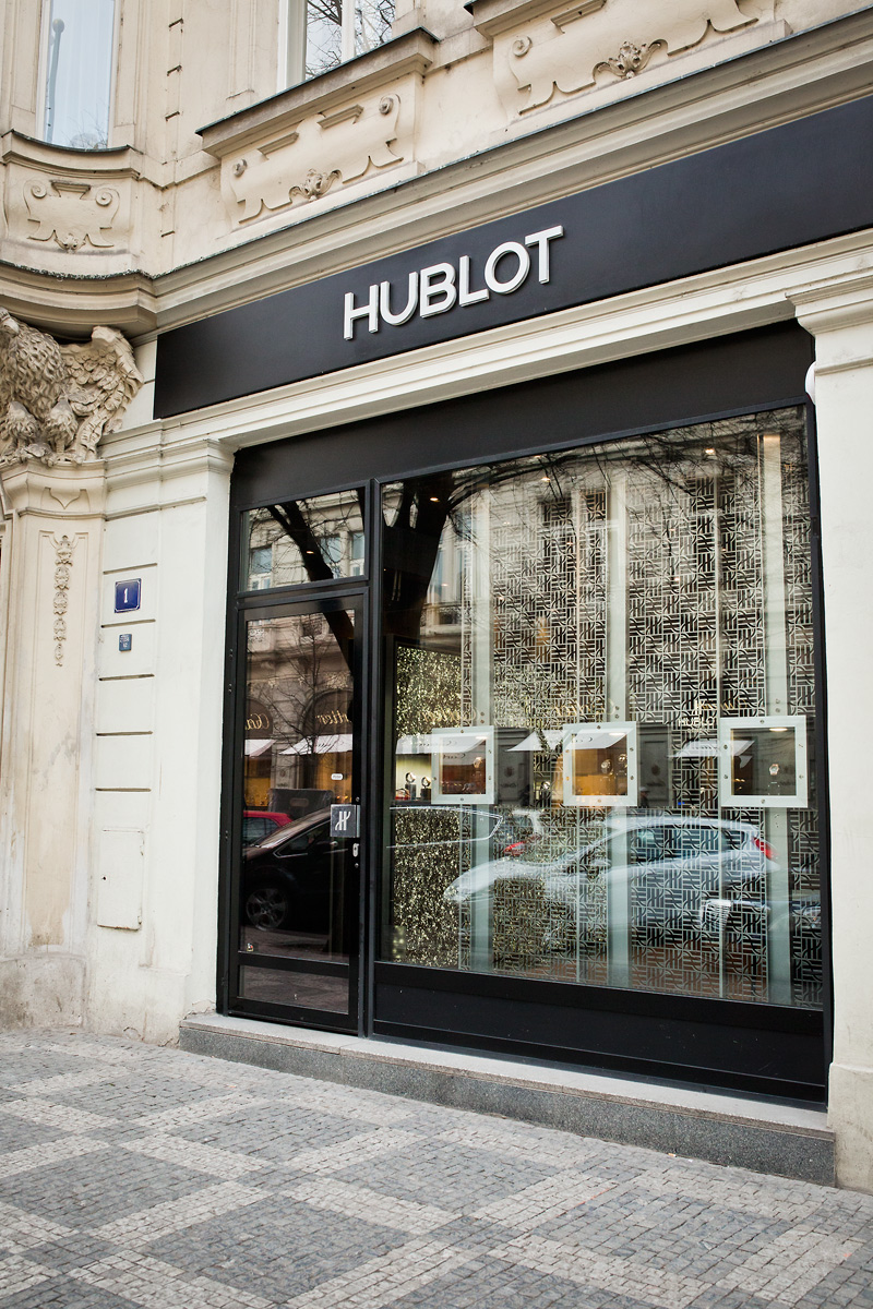 Výlohy v Pařížské ulici v Praze