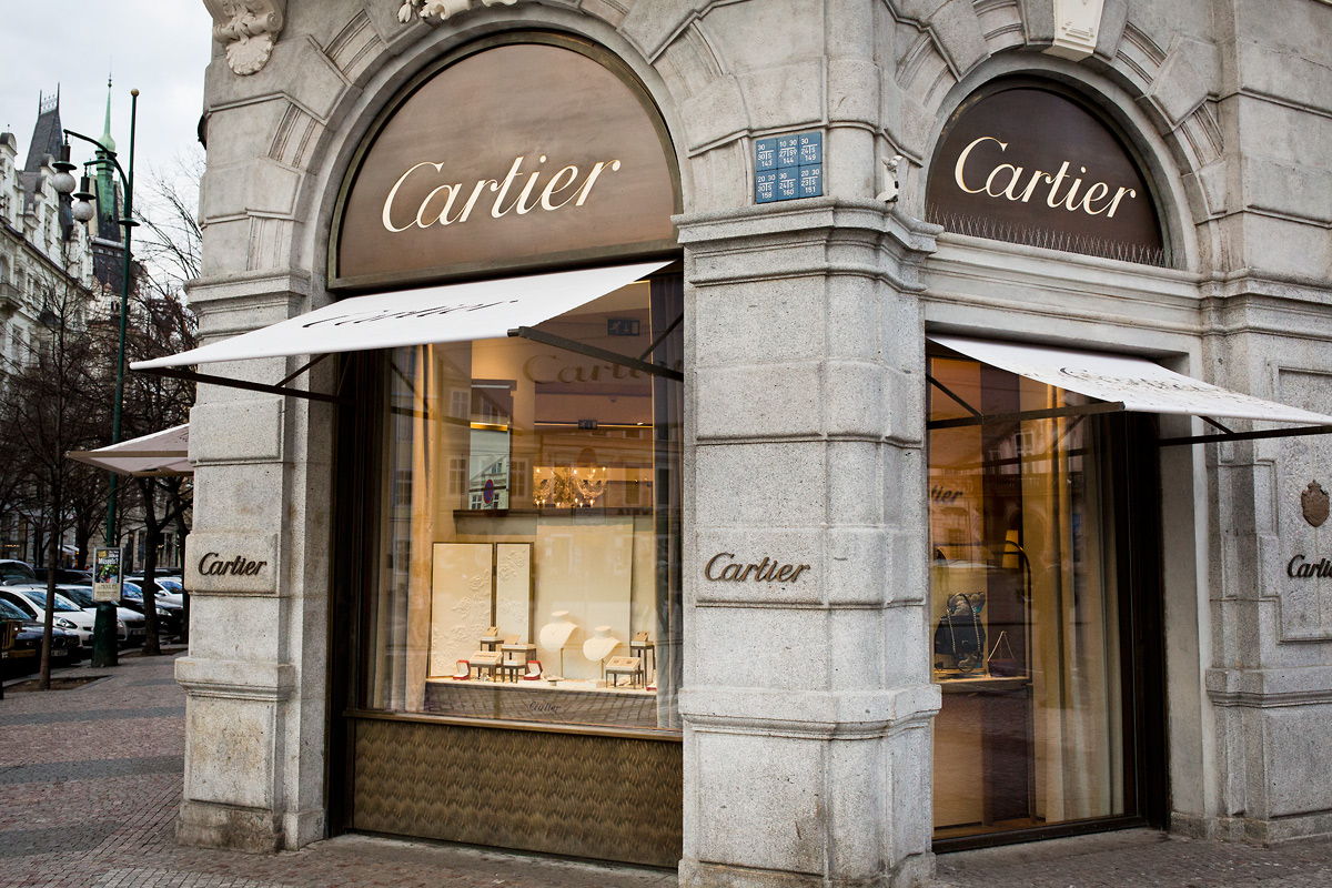 Výlohy v Pařížské ulici v Praze