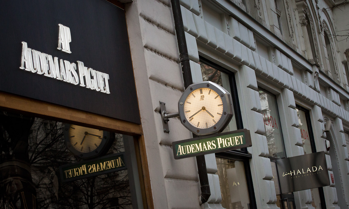 Výlohy v Pařížské ulici v Praze