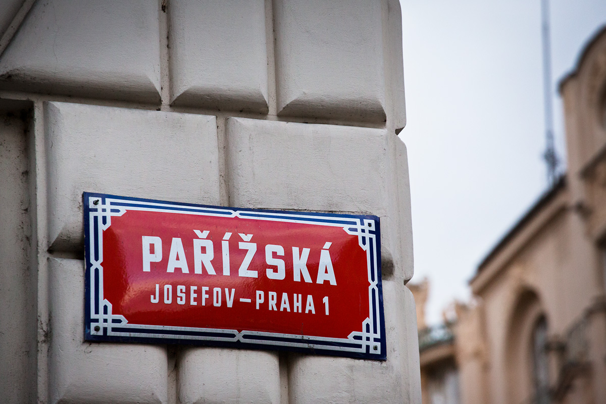 Výlohy v Pařížské ulici v Praze